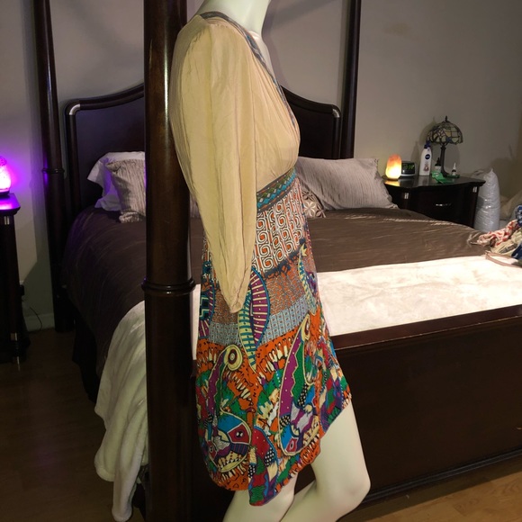 Tan multicolor elastic 3/4 sleeve v neck tunic - Picture 2 of 8